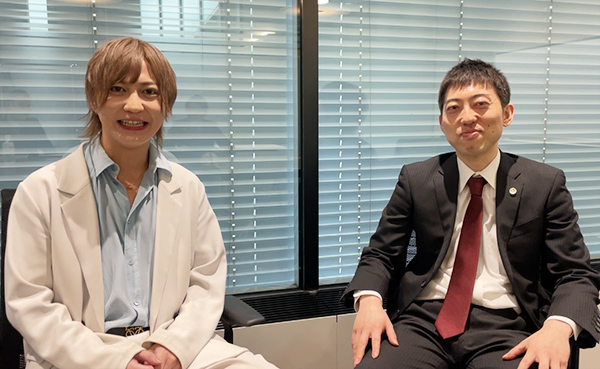 新澤さんと長戸弁護士